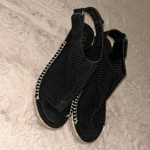 Daisy Fuentes 7.5M Rory - Picture 8 of 17